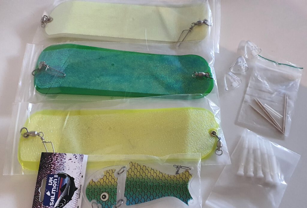 Zbroję się na łososia w trollingu.